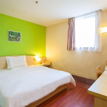 7Days Inn Shanghai Caobao Road Metro Station 외부 사진