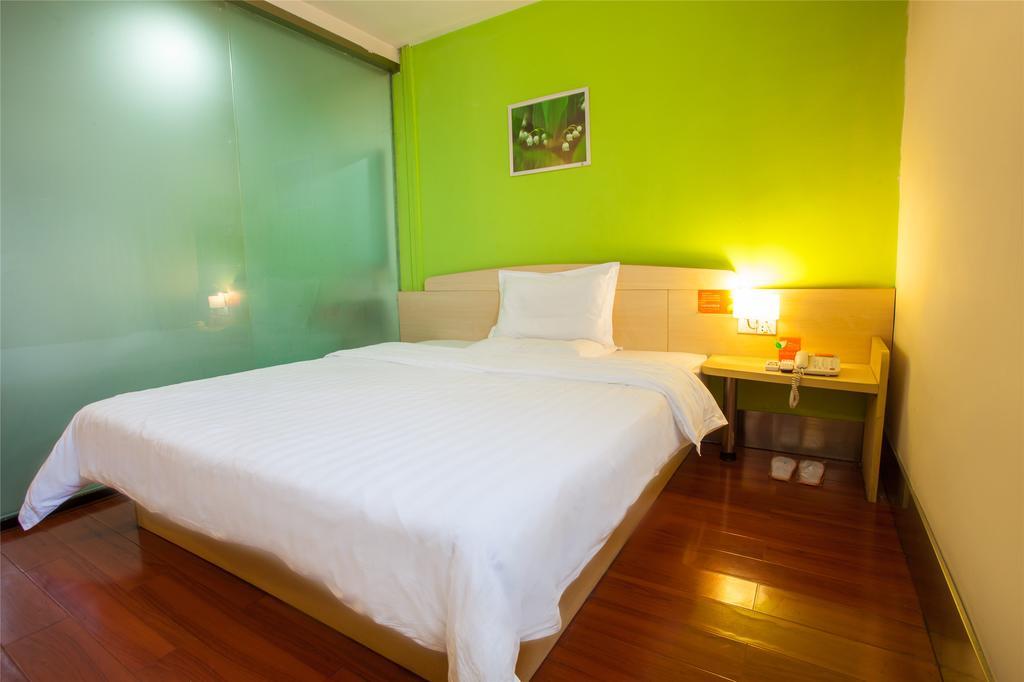 7Days Inn Shanghai Caobao Road Metro Station 객실 사진