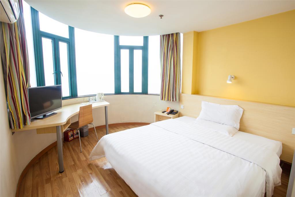 7Days Inn Shanghai Caobao Road Metro Station 객실 사진