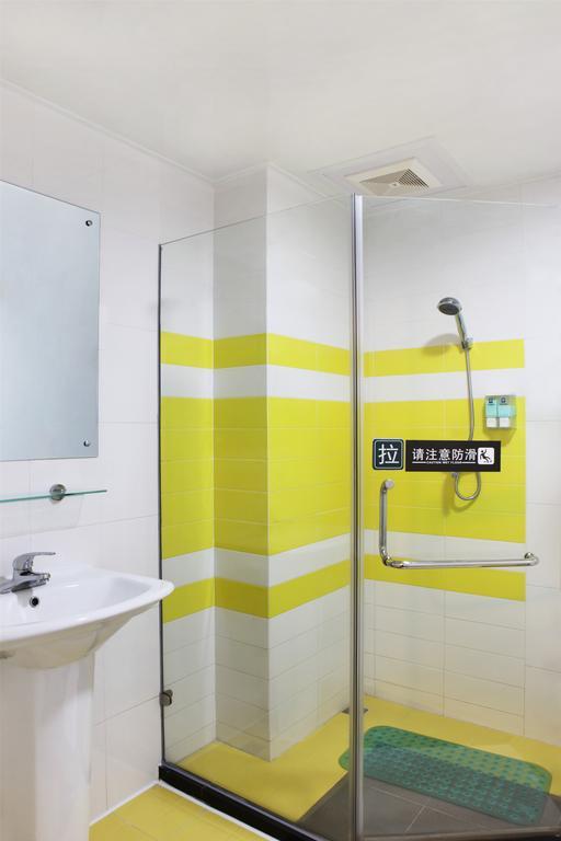 7Days Inn Shanghai Caobao Road Metro Station 객실 사진
