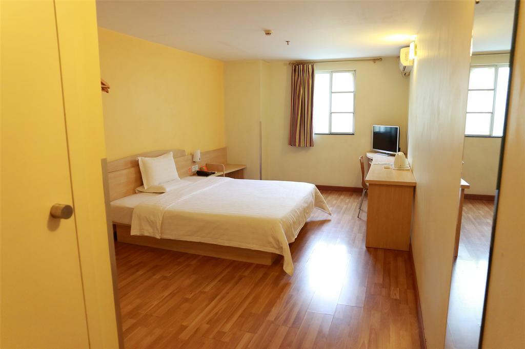 7Days Inn Shanghai Caobao Road Metro Station 외부 사진